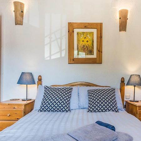 Casa Mundo - 16Th Century Traditional White Village House With Pool Pinos del Valle Luaran gambar