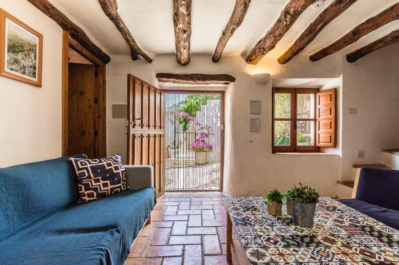 Casa Mundo - 16Th Century Traditional White Village House With Pool Pinos del Valle Luaran gambar