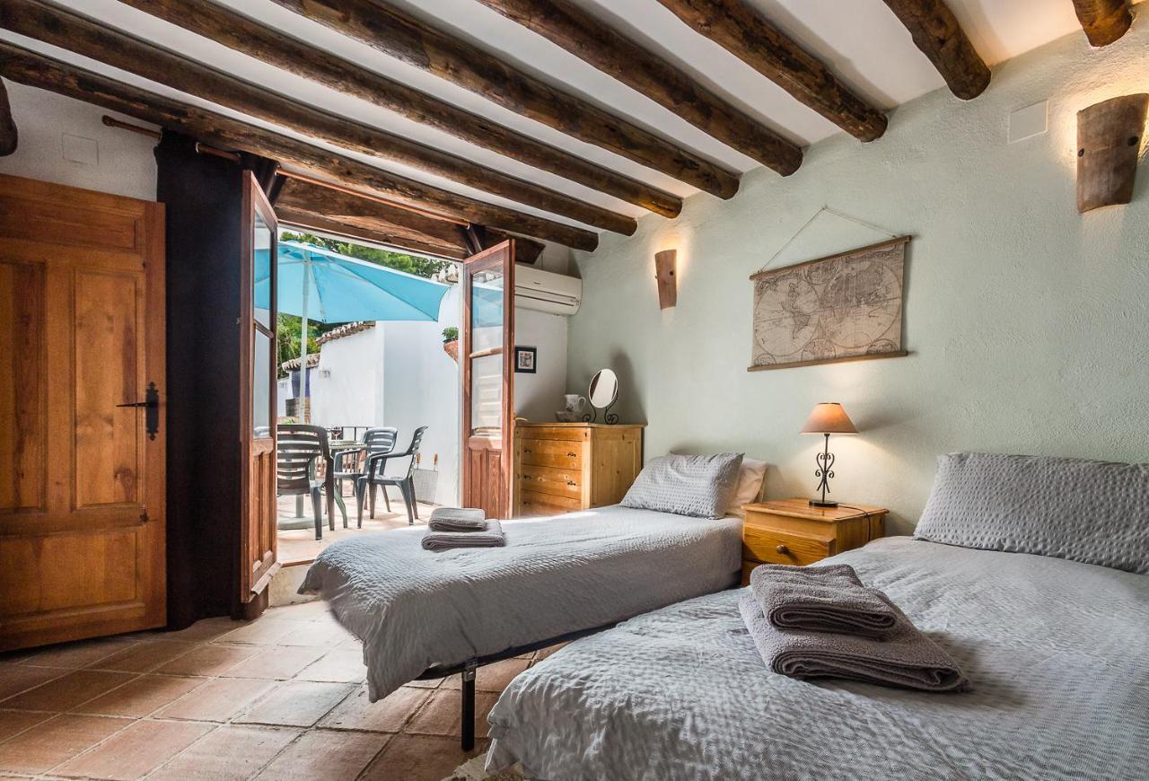 Casa Mundo - 16Th Century Traditional White Village House With Pool Pinos del Valle Luaran gambar